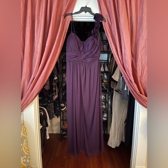 Deep purple evening gown - Picture 1 of 3